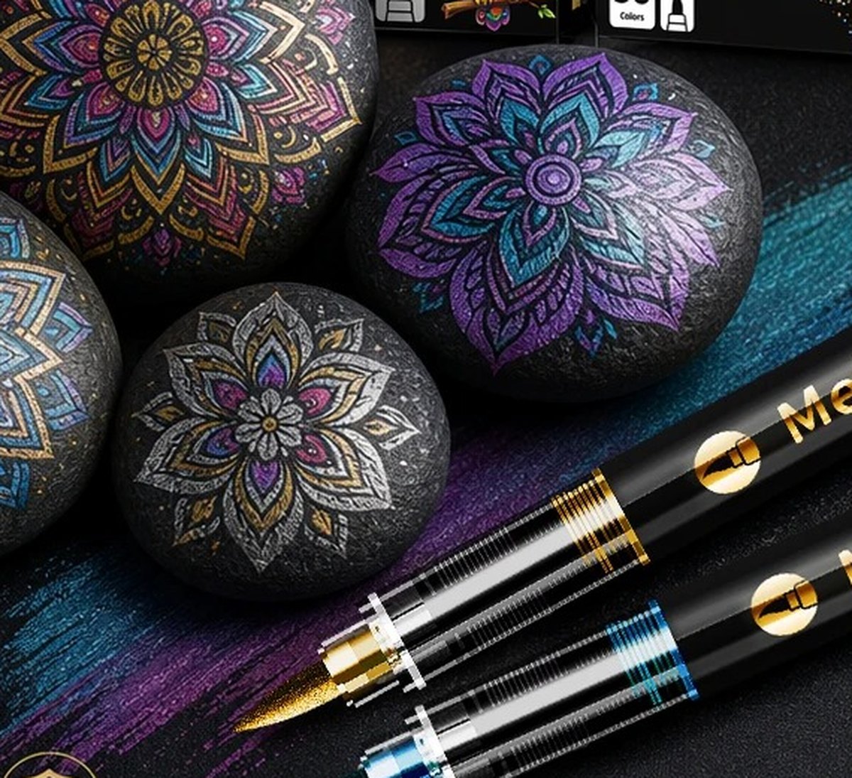 Galets décorés de mandalas or, argent et violet avec des feutres métalliques